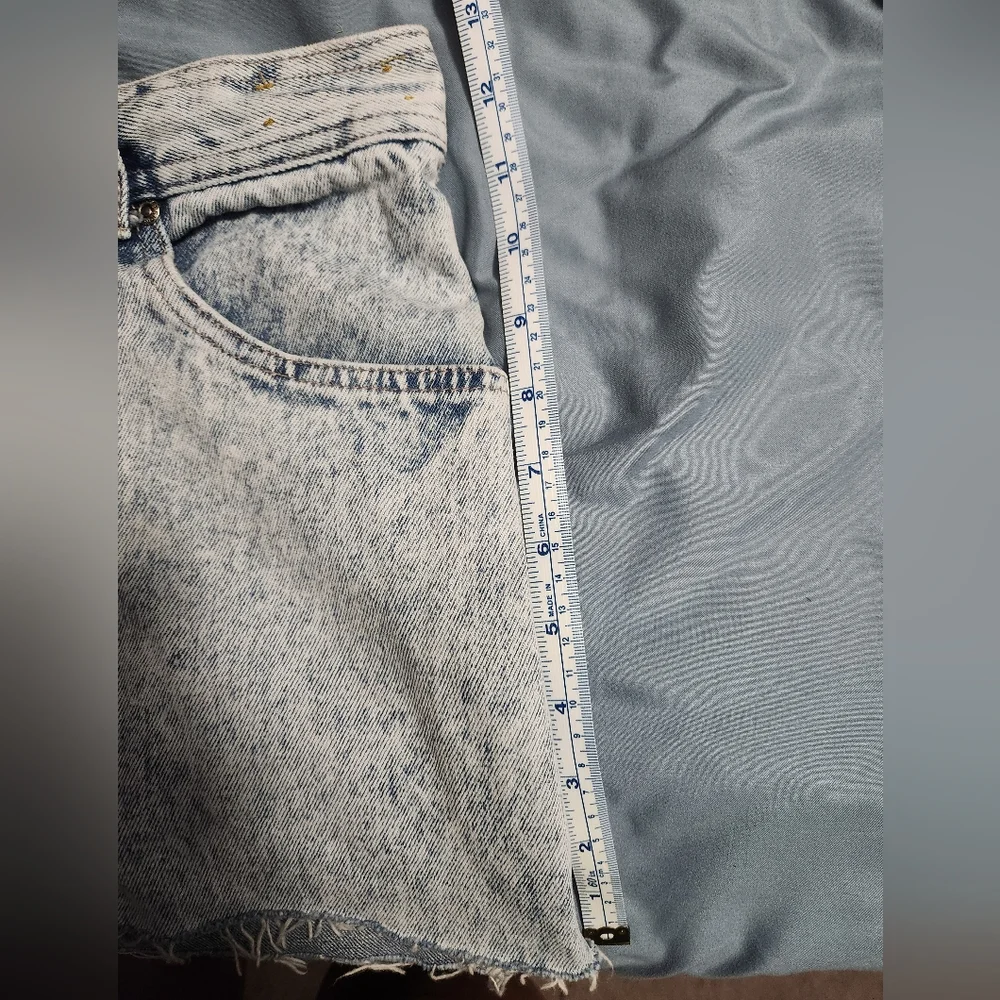 Street Wise By Expressions Acid Wash Jean Shorts Sz 31